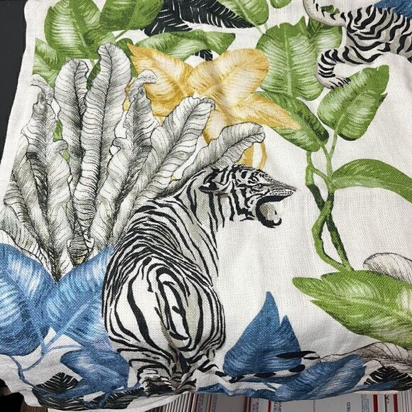 Williams Sonoma Tropical Jungle Print pillow cover - Picture 6 of 12